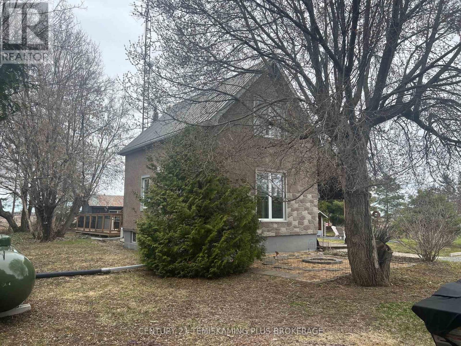 864153 UNO PARK ROAD - 19