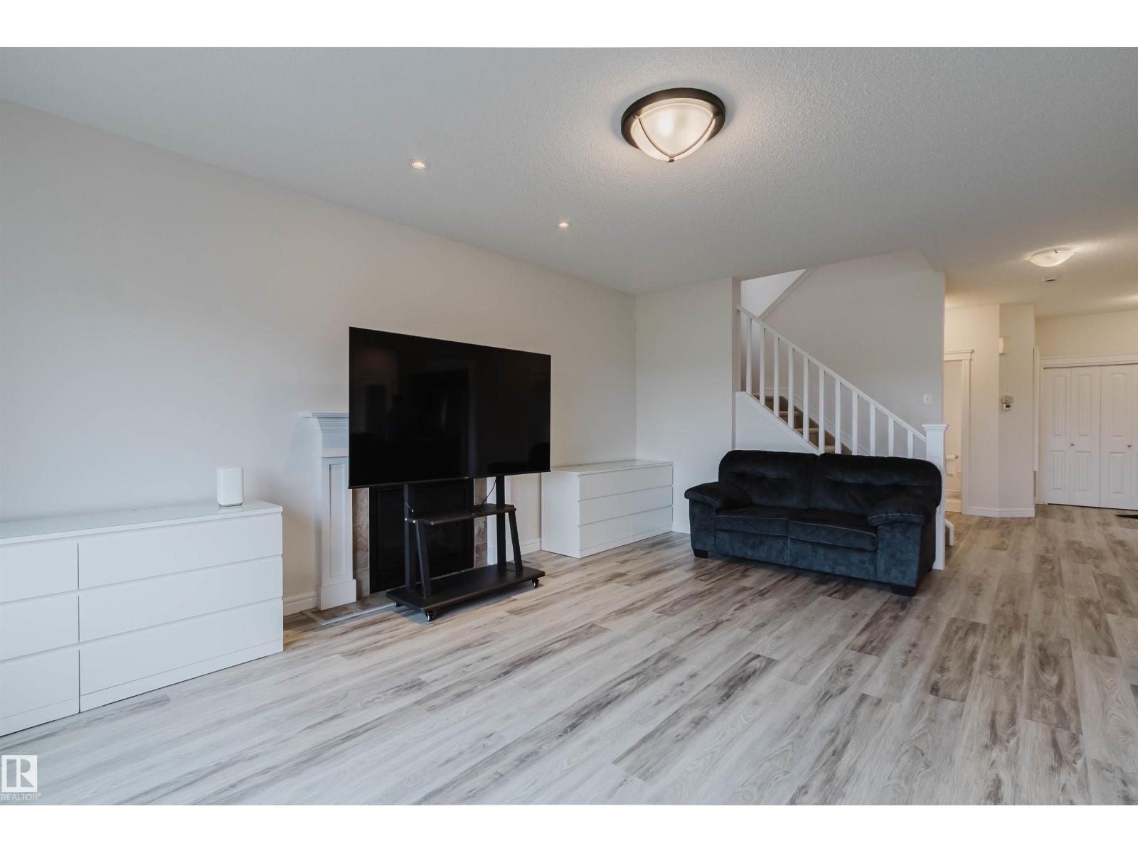17718 5A AV SW - 13