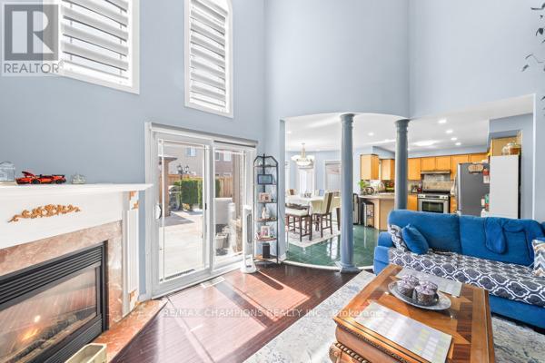 3 FIDDLENECK CRESCENT - 24