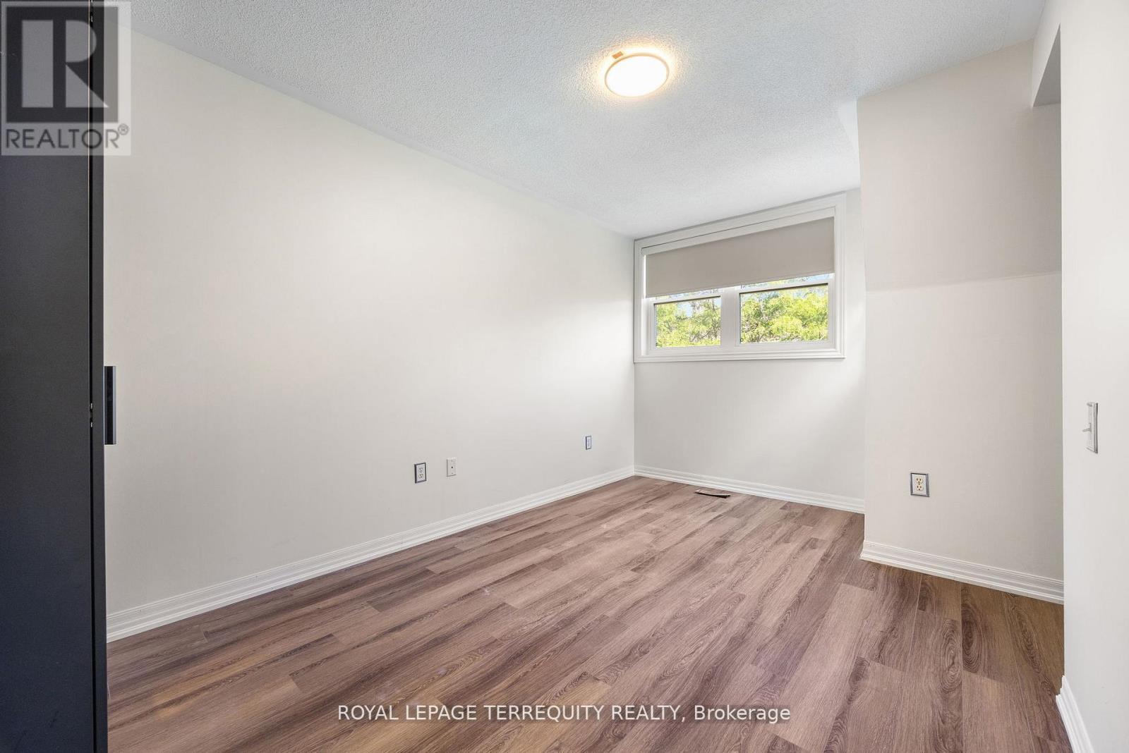 #129 760 LAWRENCE AVENUE - 8