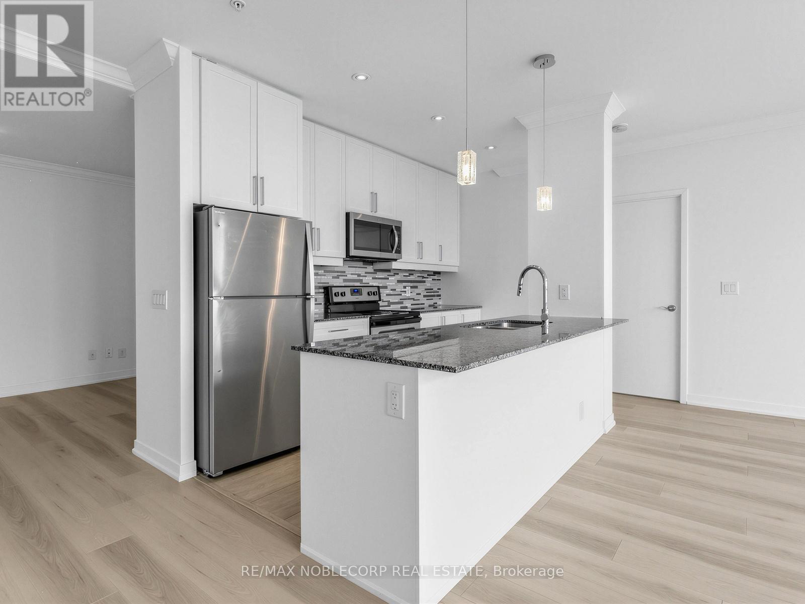 #1705 840 QUEENS PLATE DRIVE - 18