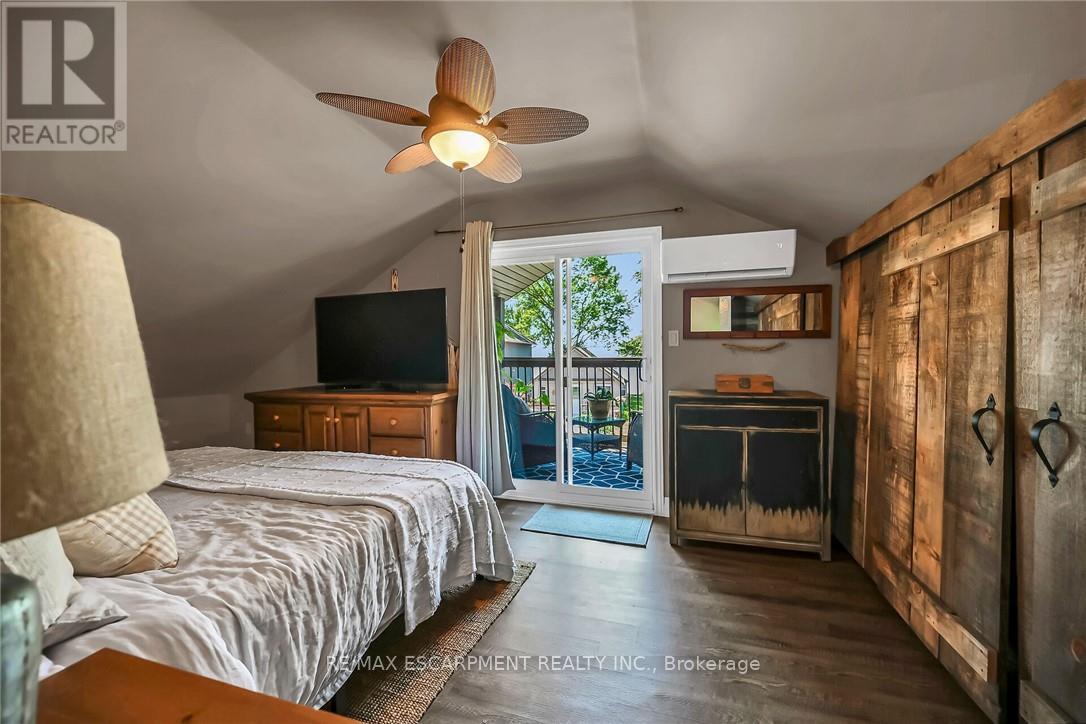 55 LAKESIDE DRIVE - 24