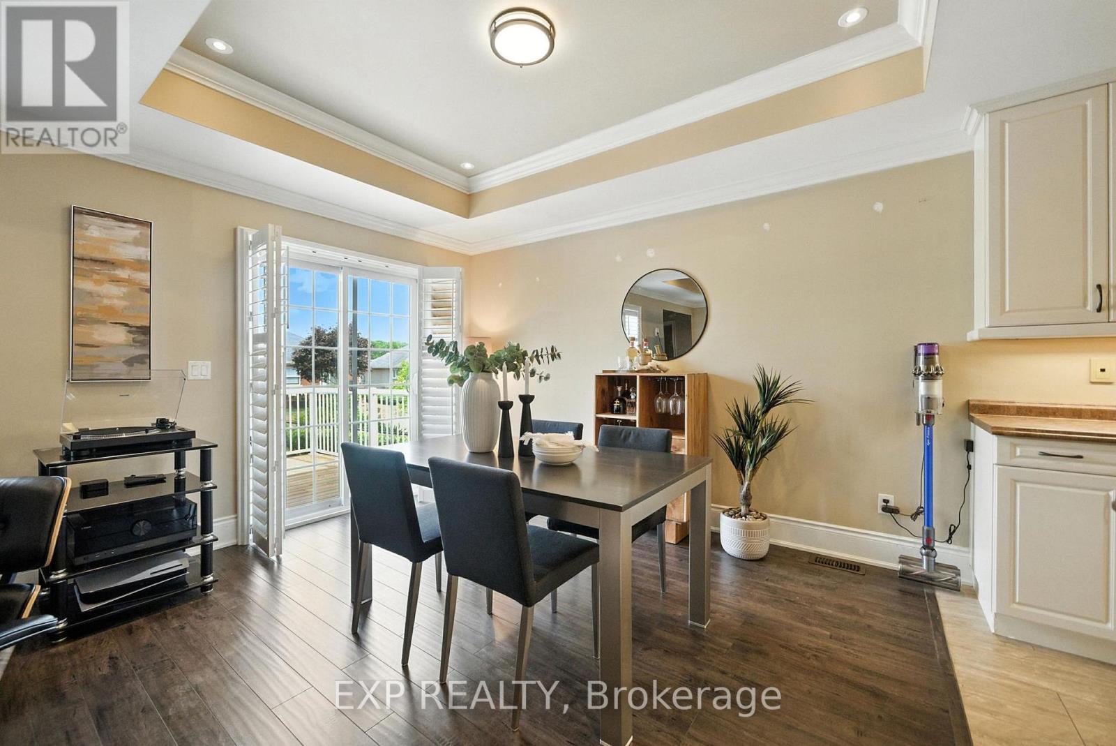6 CORTLAND WAY - 10