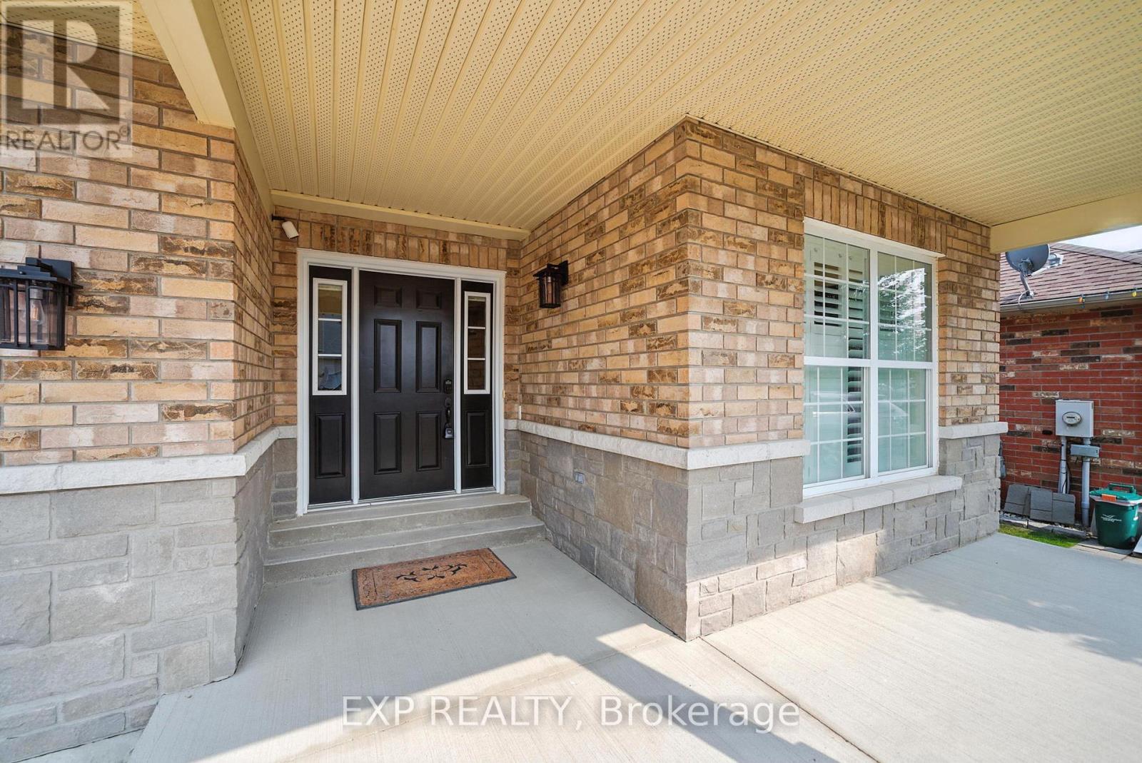 6 CORTLAND WAY - 4