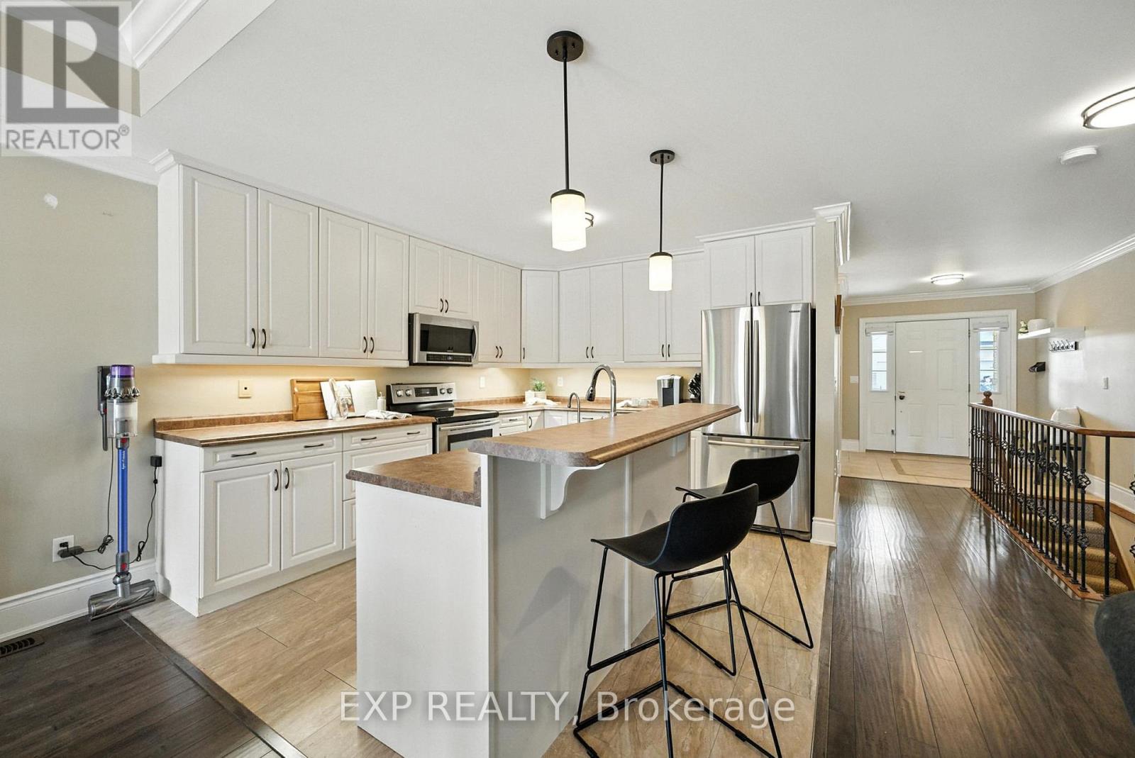 6 CORTLAND WAY - 6
