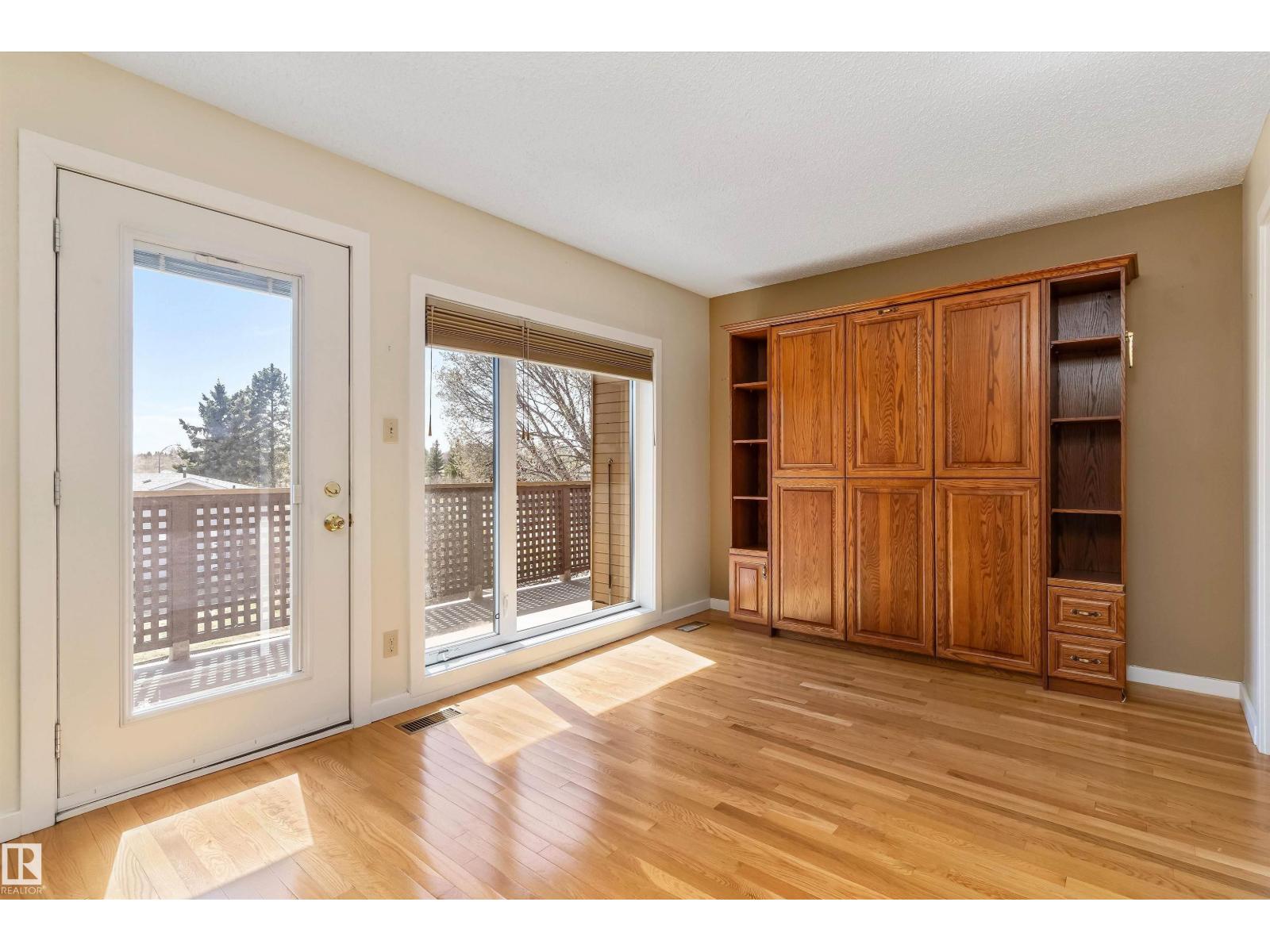 #7 14824 45 AV NW - 27