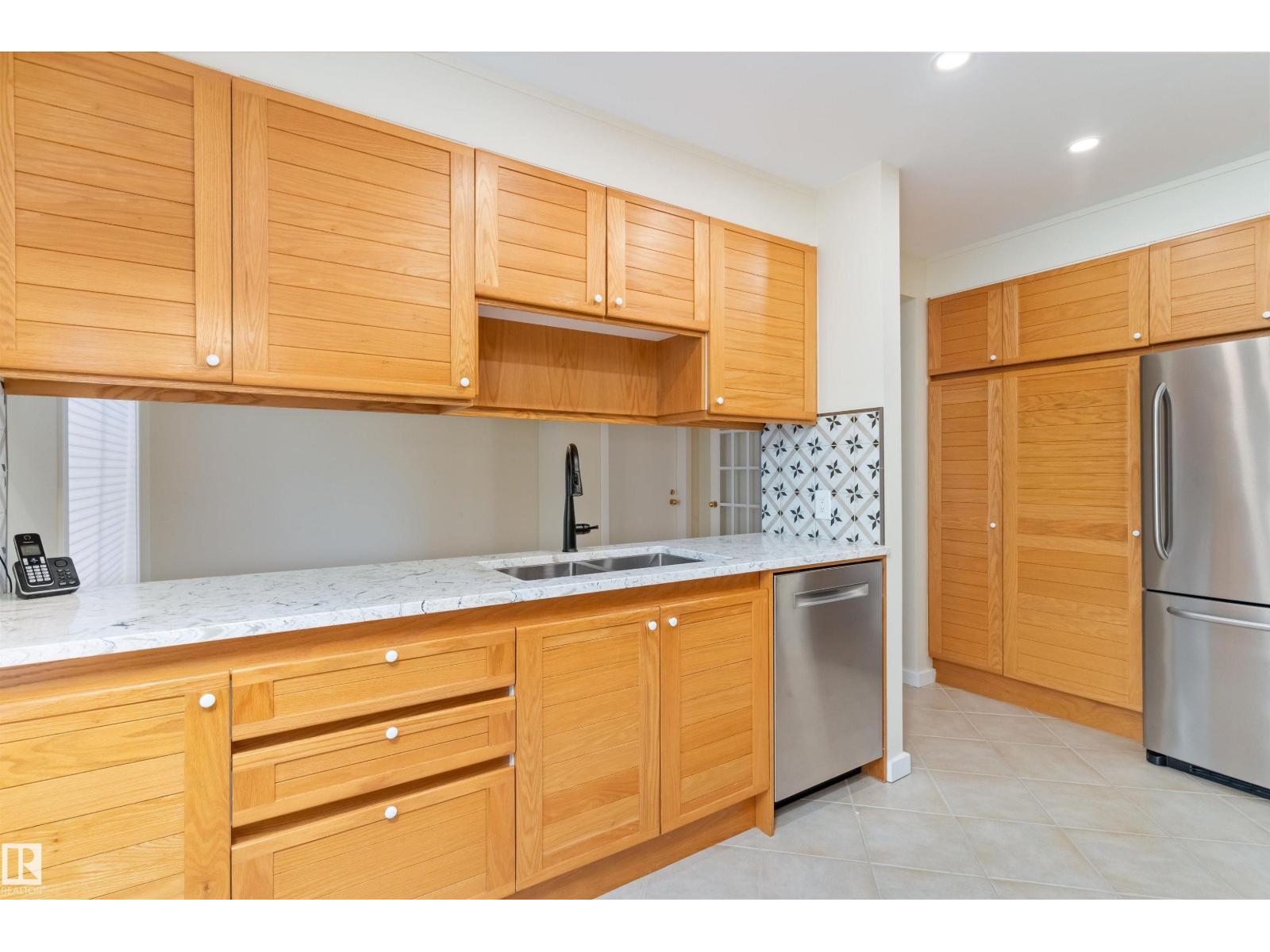 #7 14824 45 AV NW - 9