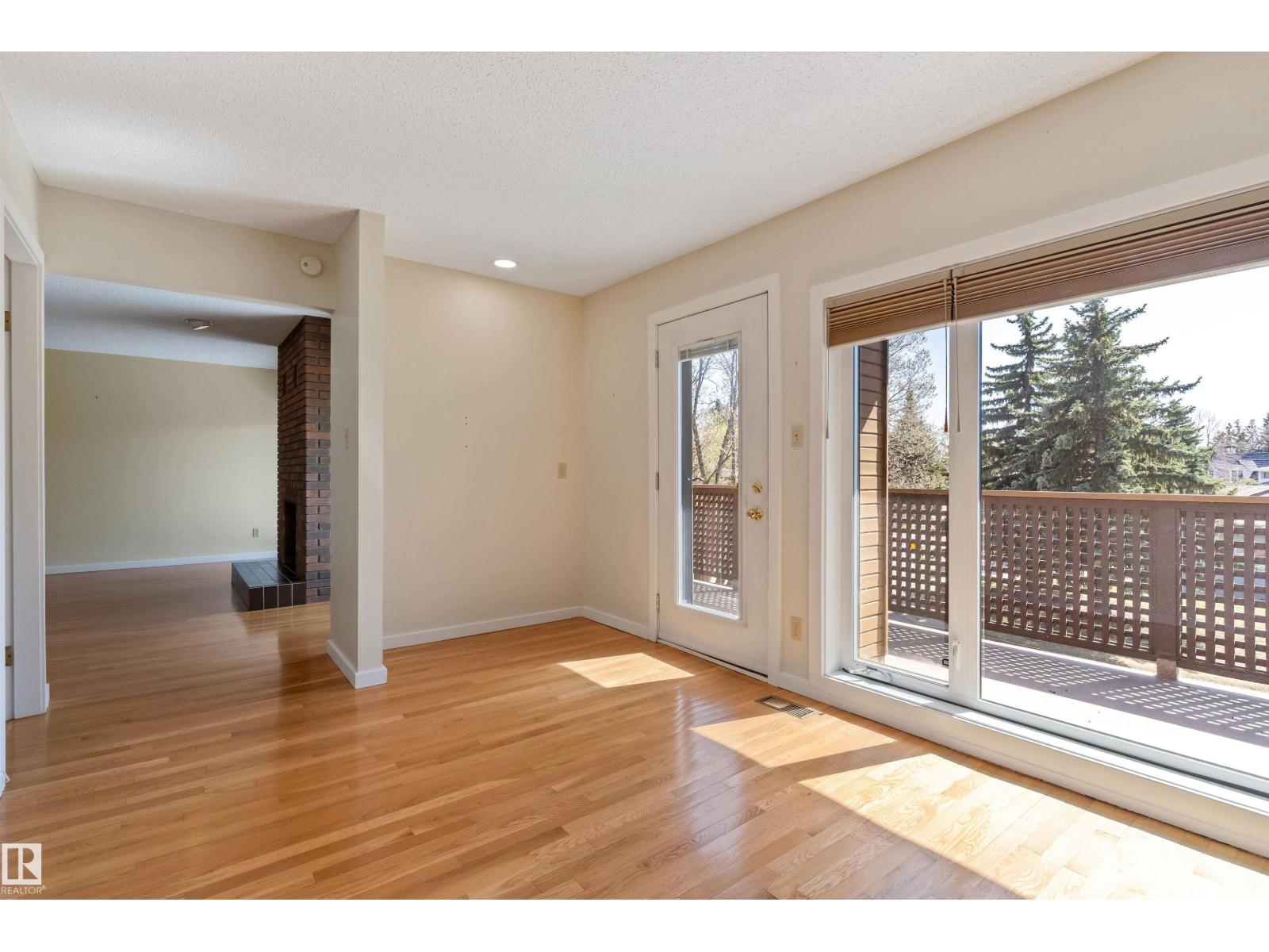 #7 14824 45 AV NW - 31