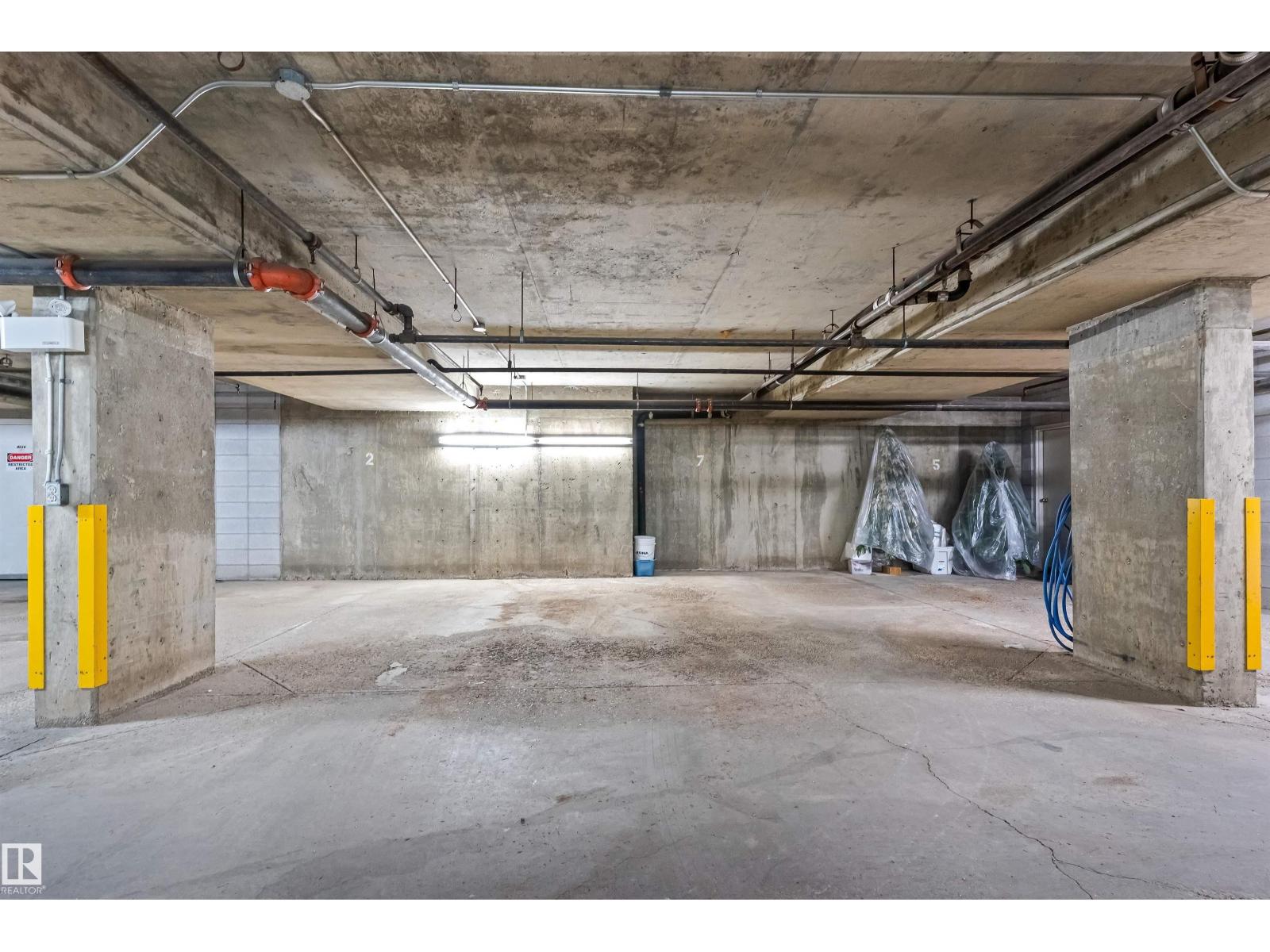 #7 14824 45 AV NW - 61