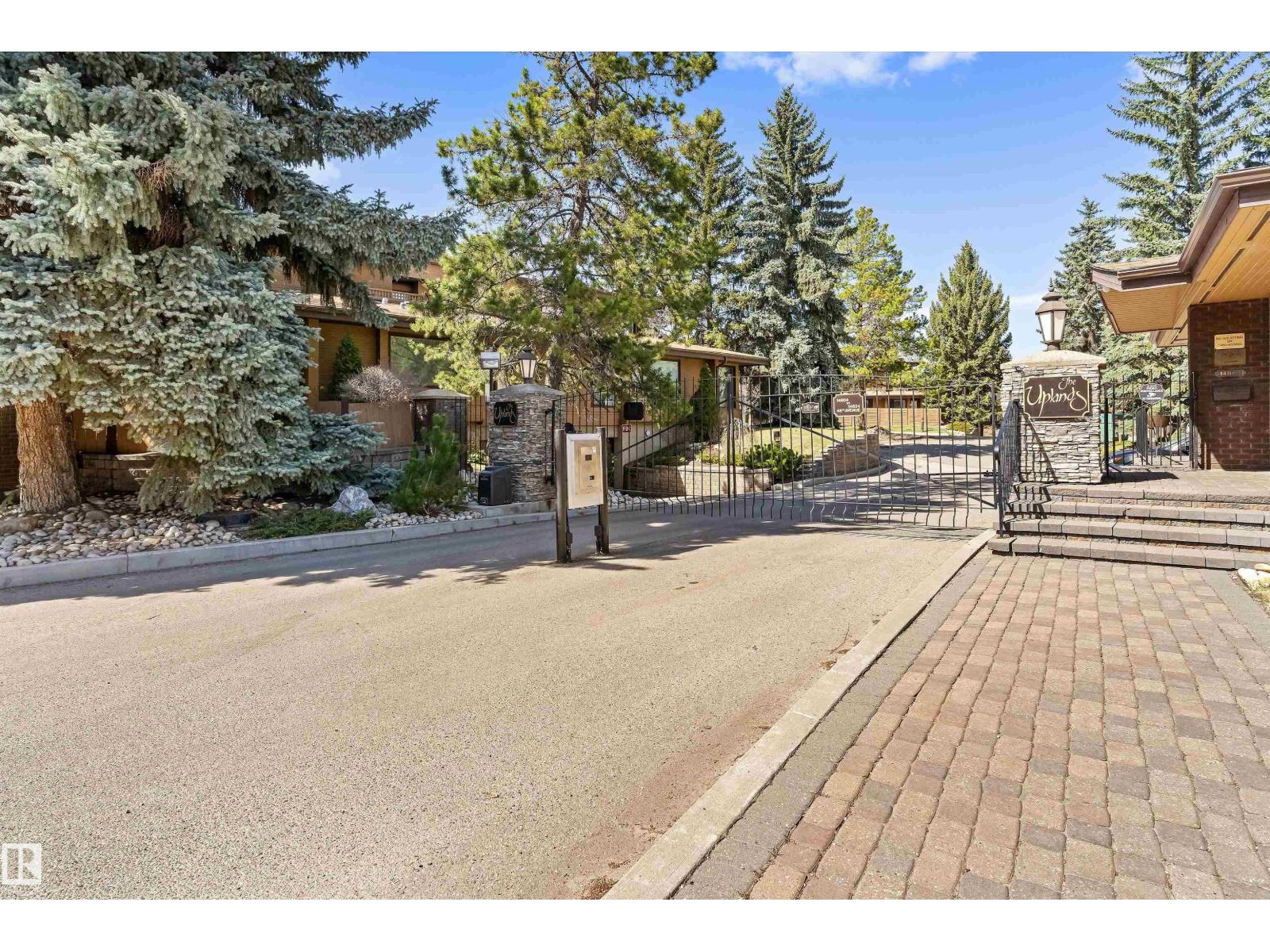 #7 14824 45 AV NW - 58