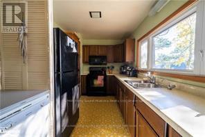 7 & 9 EAST POINT DRIVE - 41
