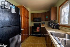 7 & 9 EAST POINT DRIVE - 42