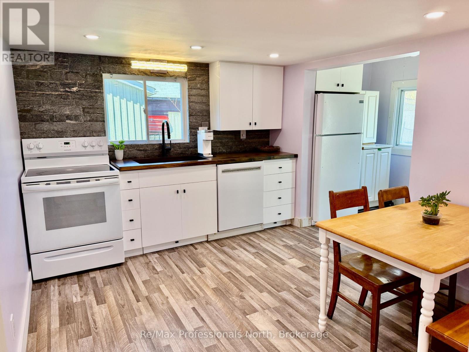 550 PINEDALE ROAD - 16