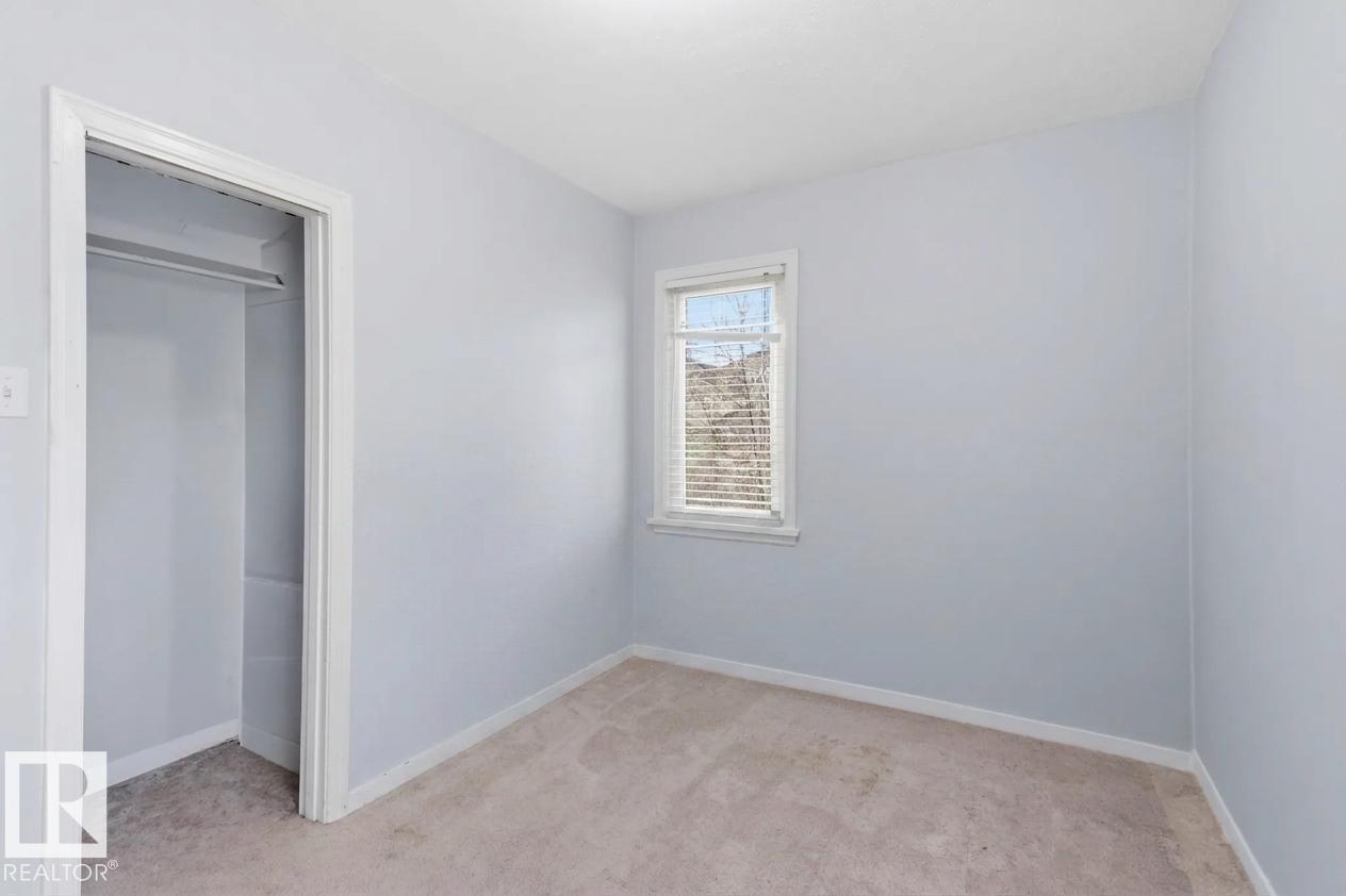 9206 / 9208 90 ST NW - 11