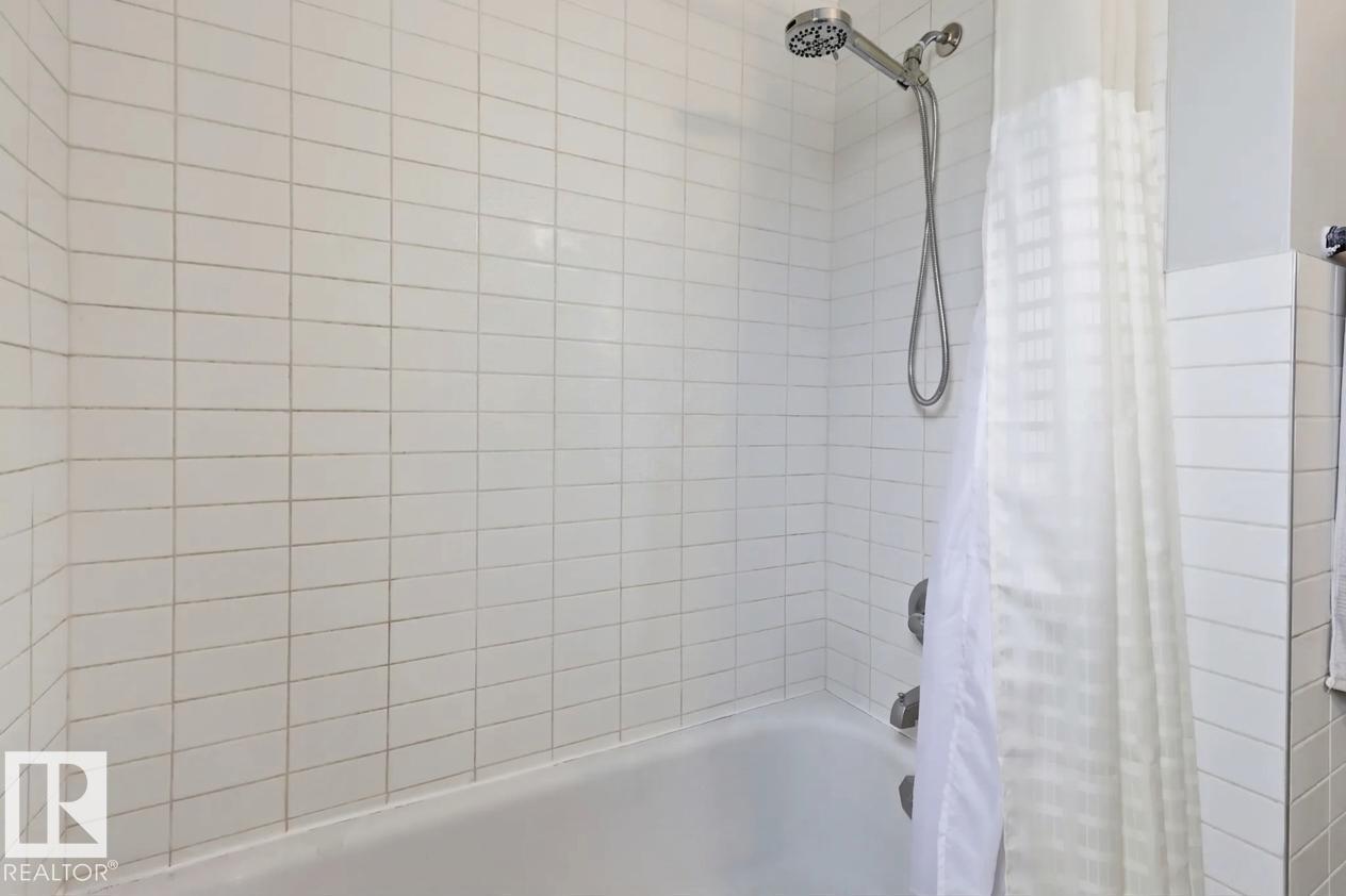 9206 / 9208 90 ST NW - 13