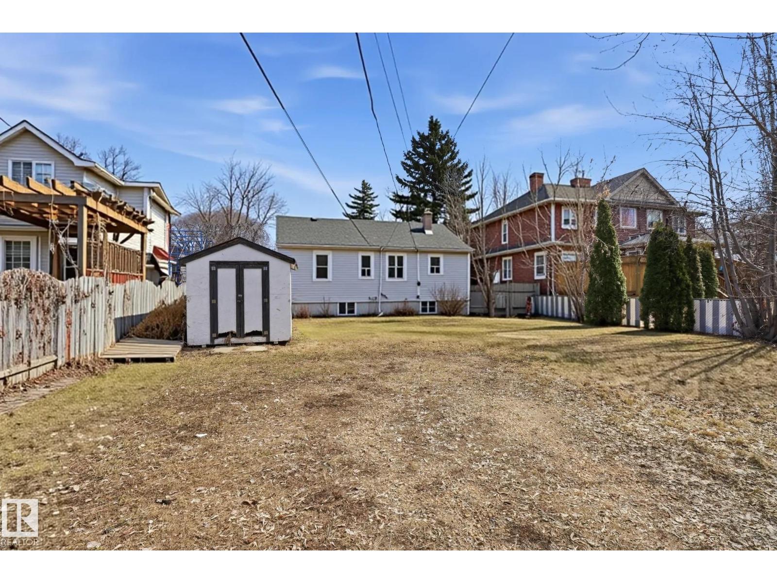 9206 / 9208 90 ST NW - 17