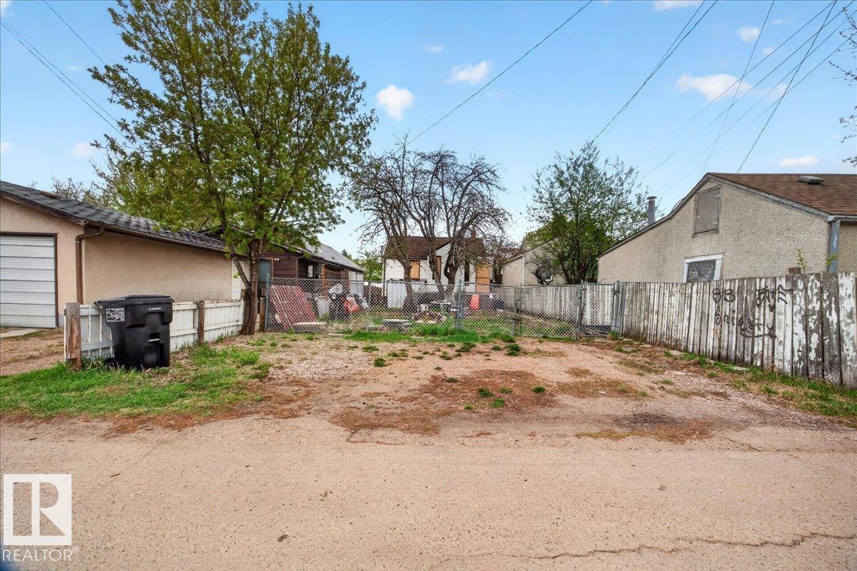 11706 80 ST NW - 9