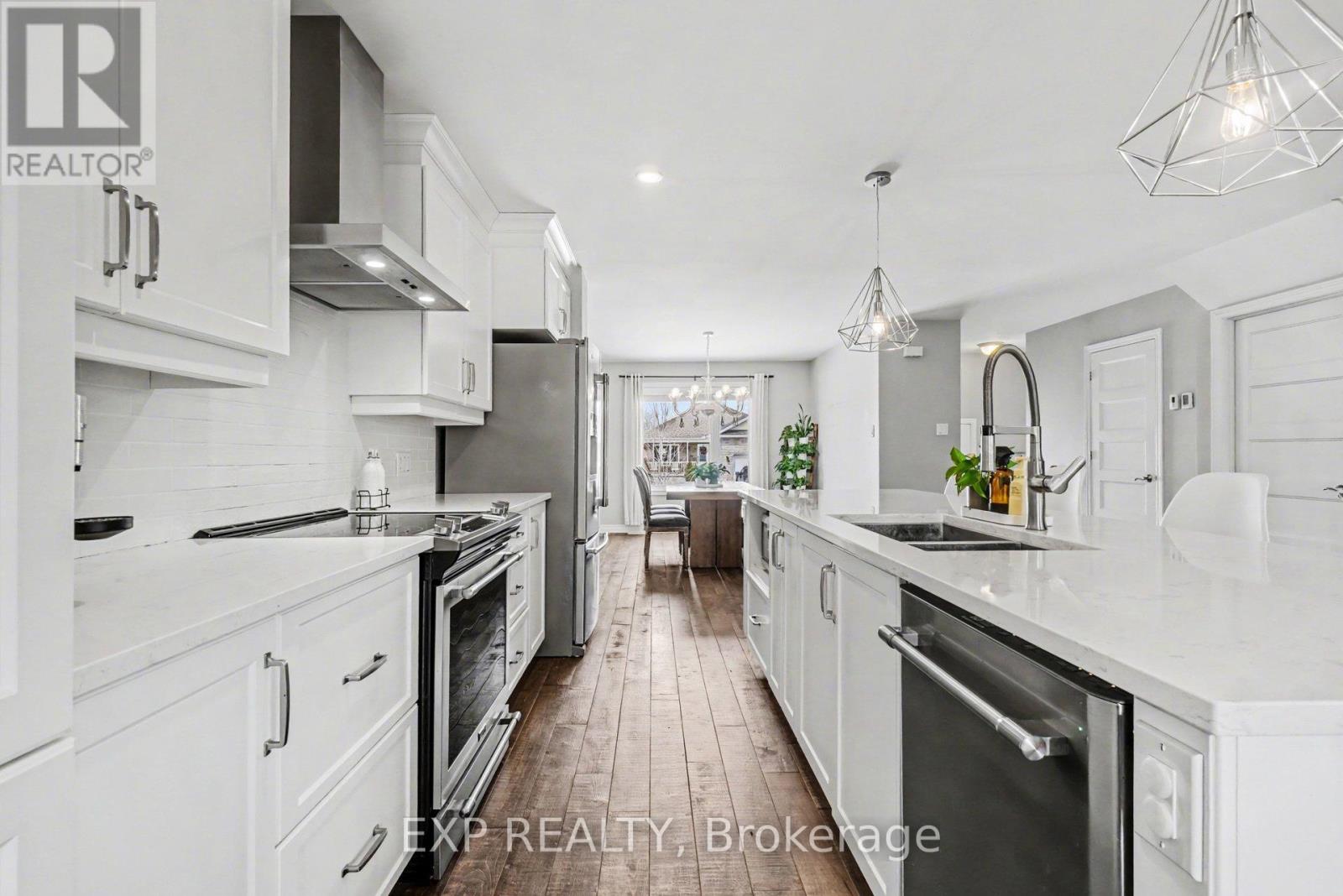 111 DESJARDINS STREET - 17