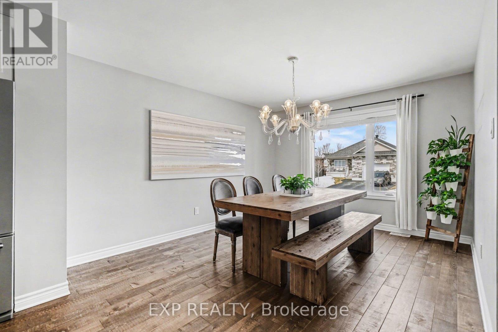 111 DESJARDINS STREET - 6