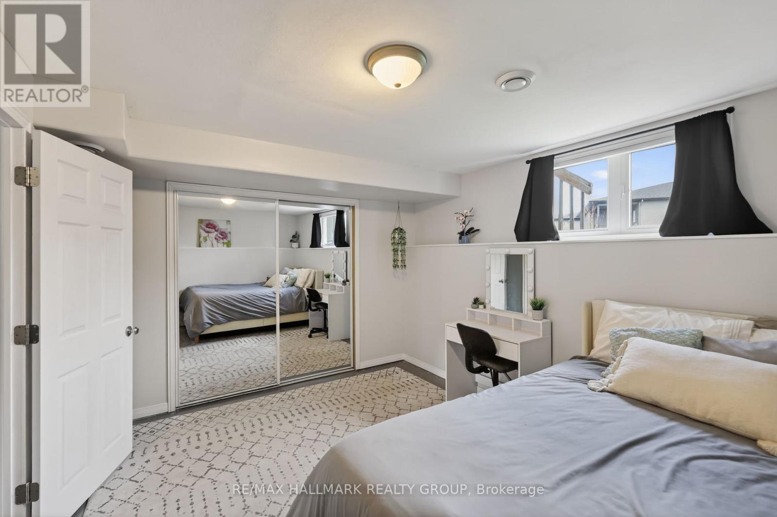 15 MANOIR STREET - 36