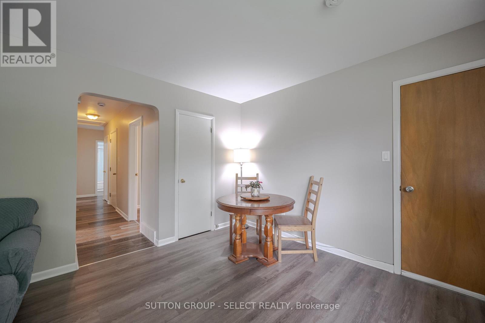 84 WILSON AVENUE - 23