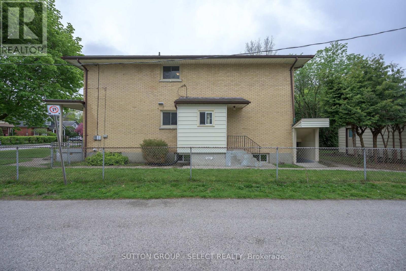 84 WILSON AVENUE - 6
