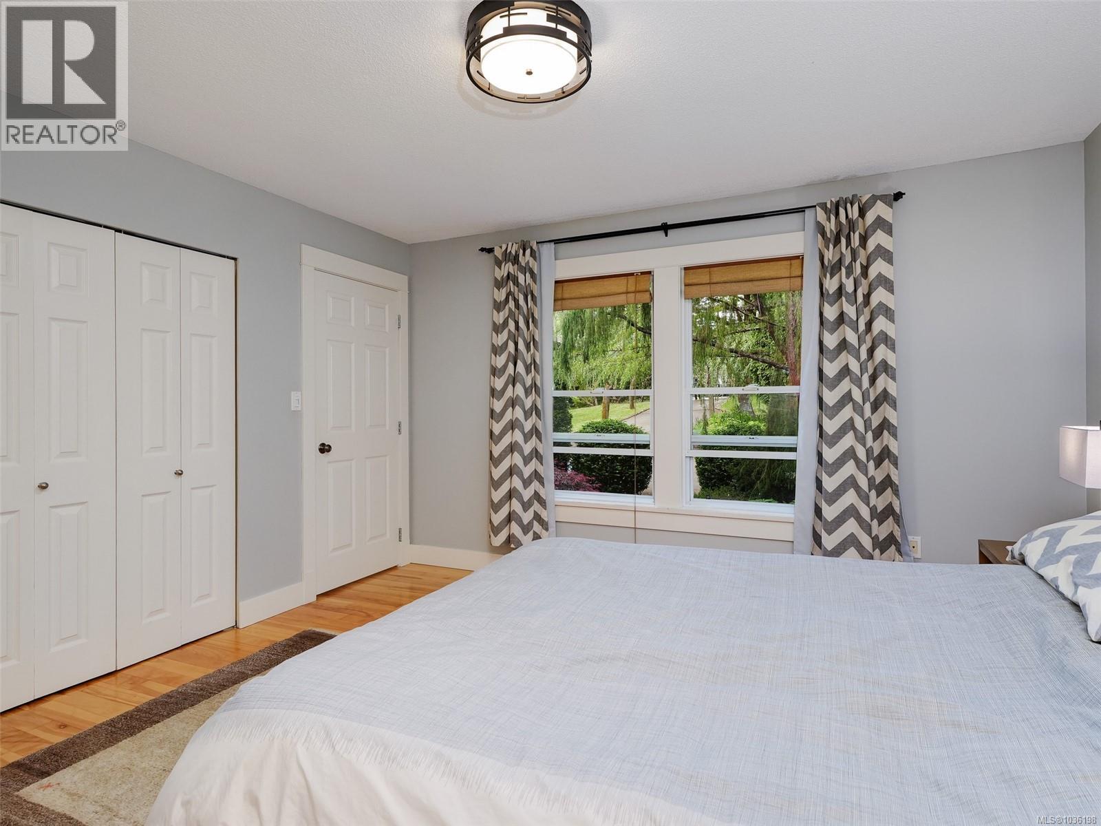  5148 Santa Clara Avenue, Saanich