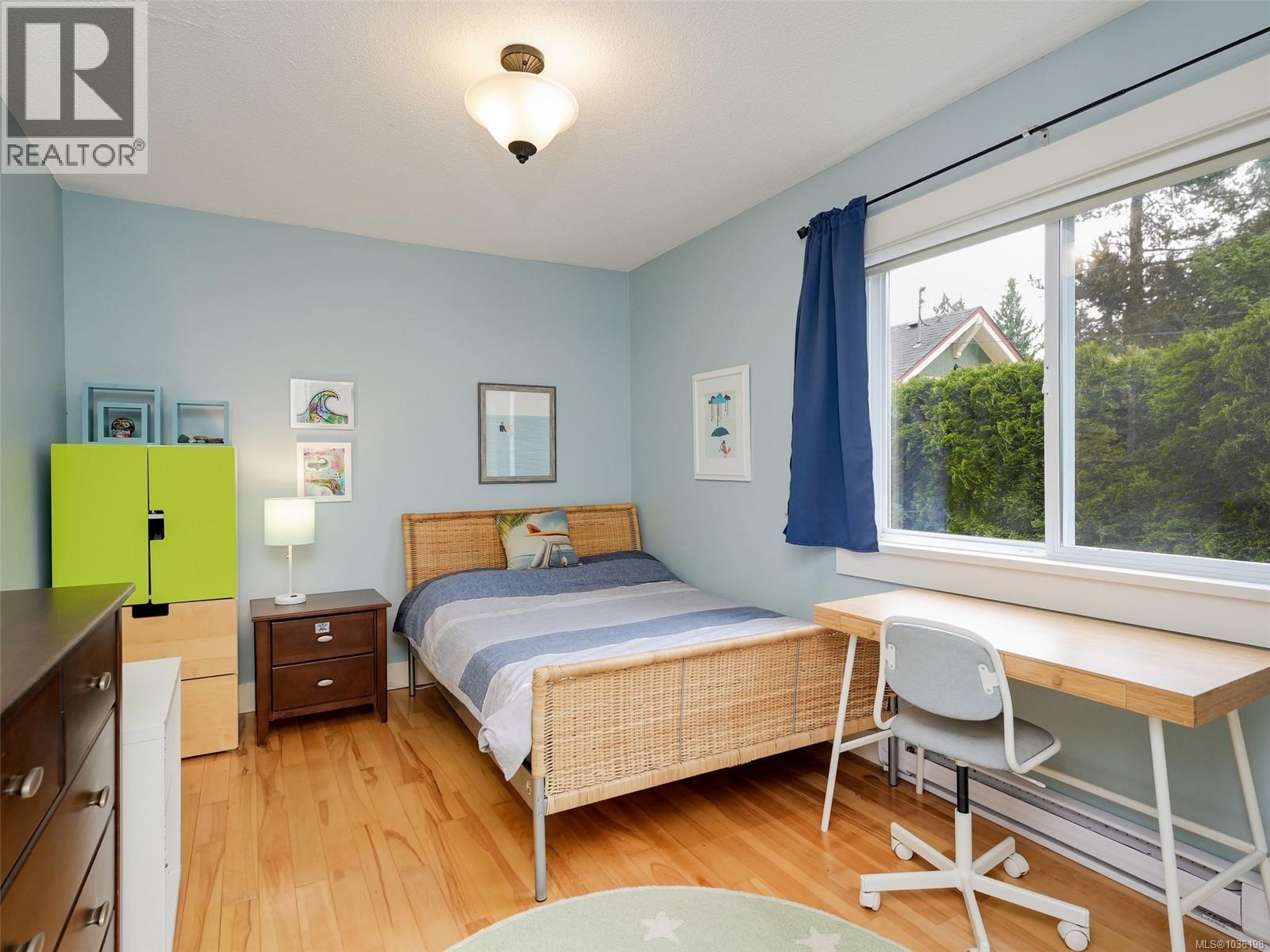  5148 Santa Clara Avenue, Saanich