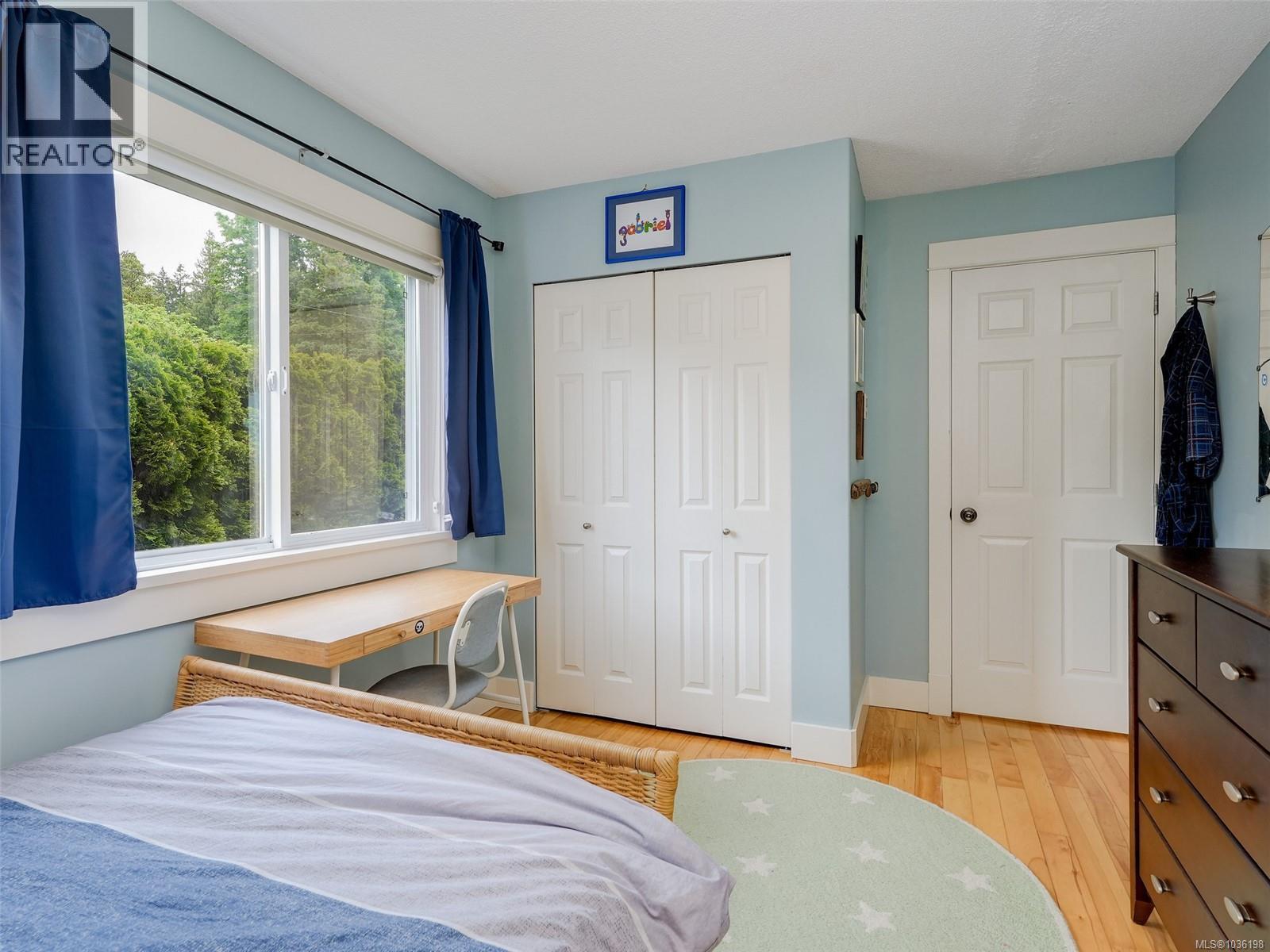  5148 Santa Clara Avenue, Saanich