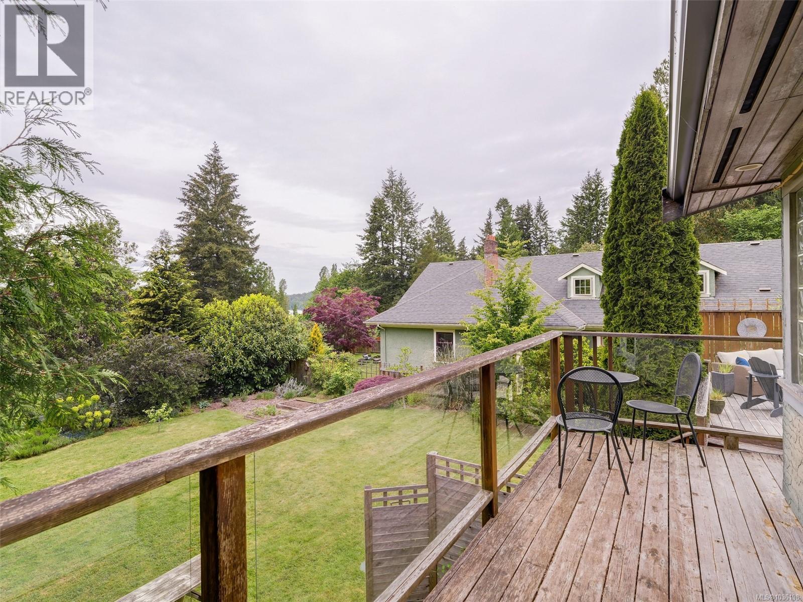  5148 Santa Clara Avenue, Saanich
