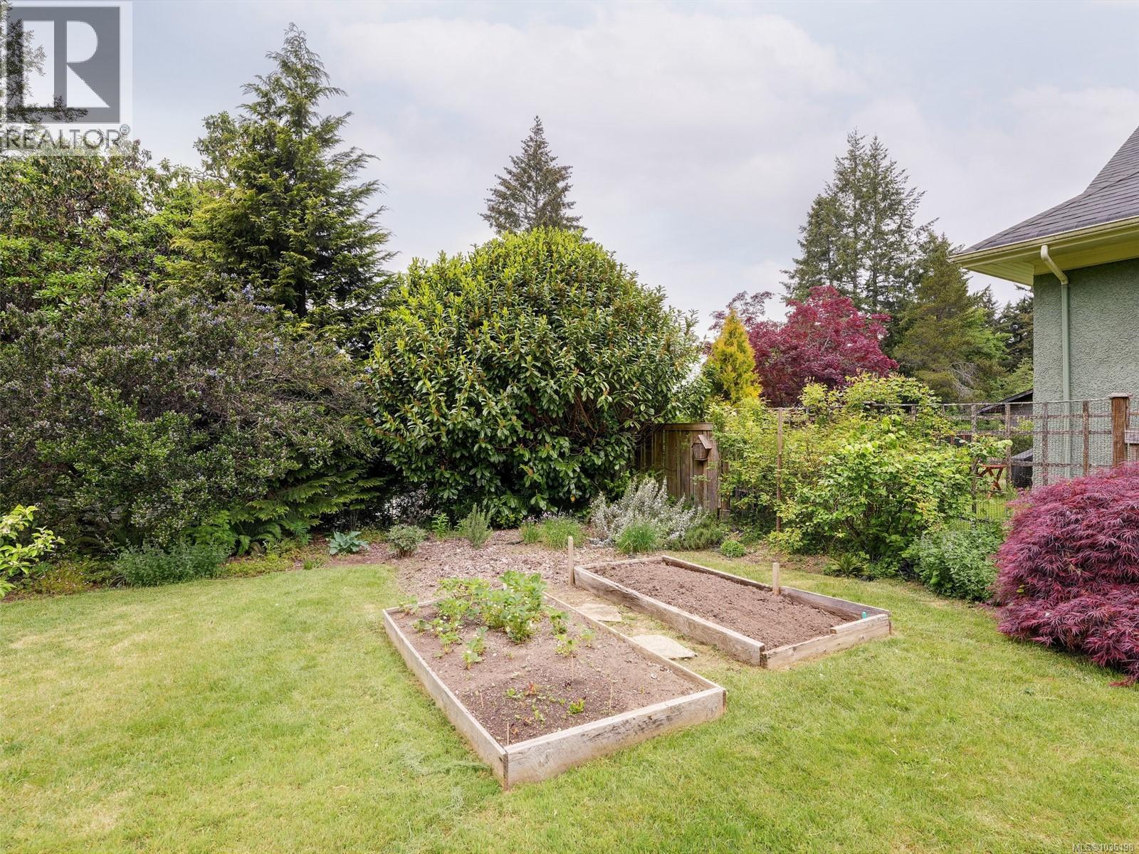  5148 Santa Clara Avenue, Saanich