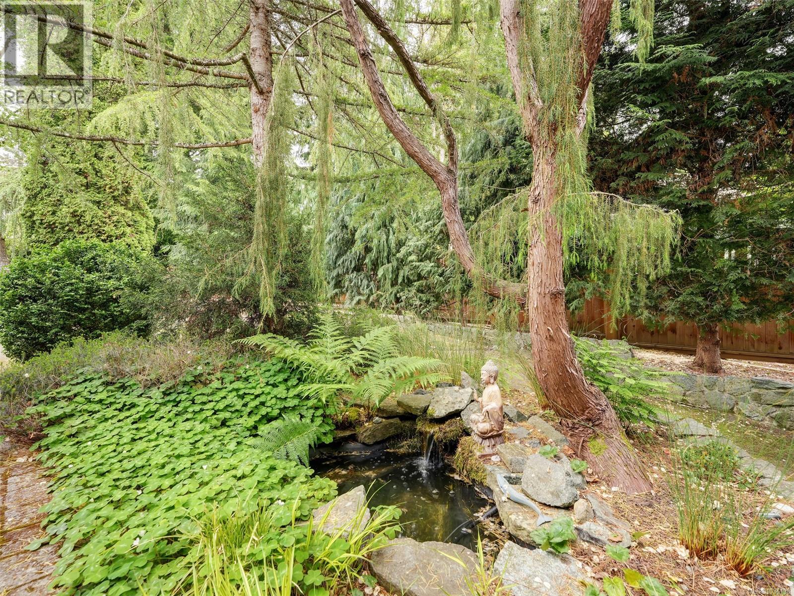  5148 Santa Clara Avenue, Saanich