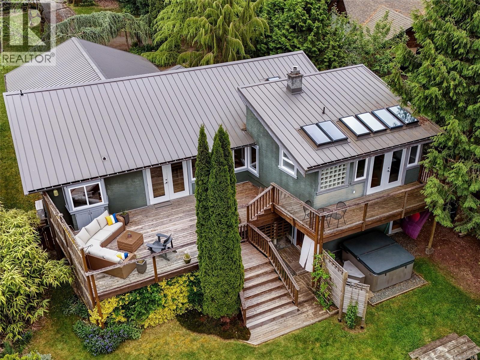  5148 Santa Clara Avenue, Saanich