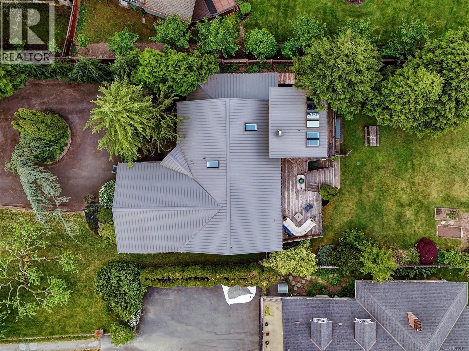  5148 Santa Clara Avenue, Saanich