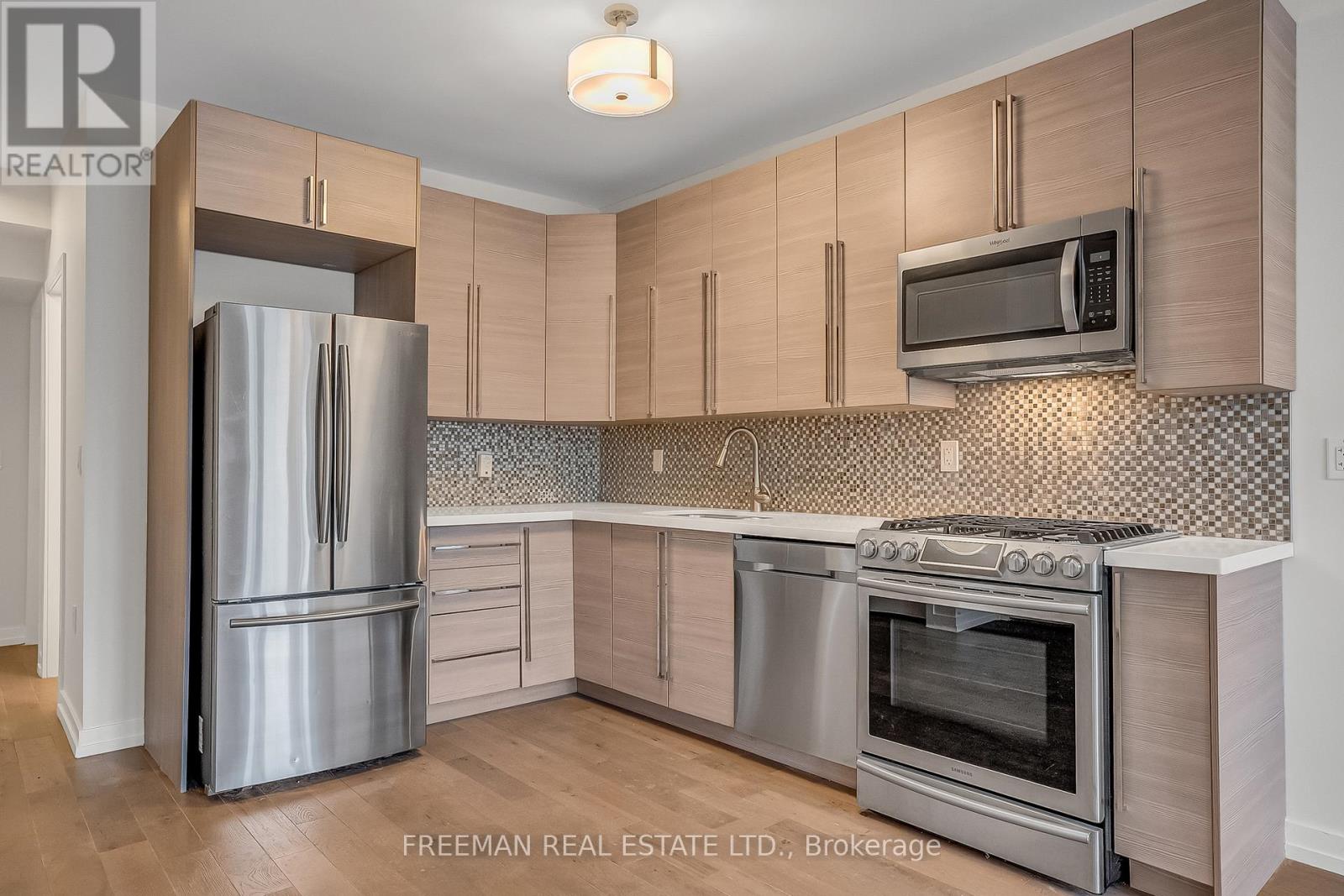 12 ARLINGTON AVENUE - 8