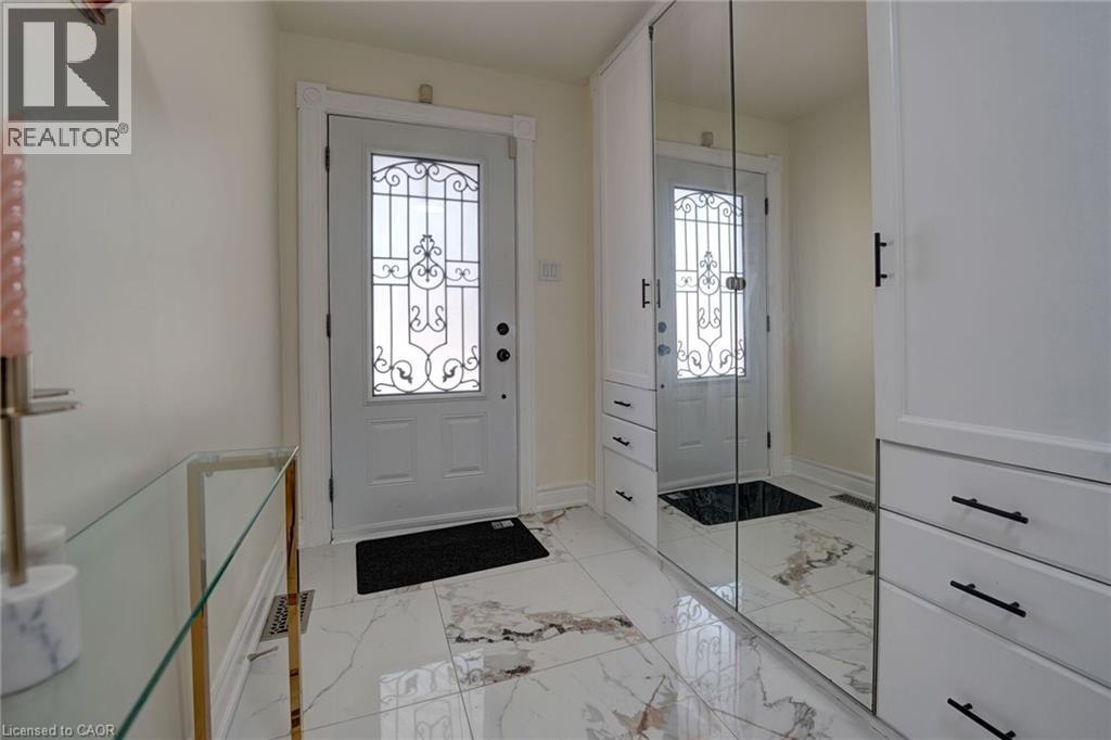 207 CHRISTOPHER Drive - 8