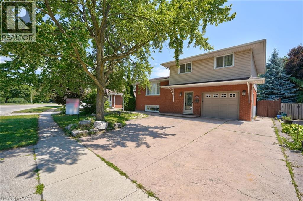 207 CHRISTOPHER Drive - 1
