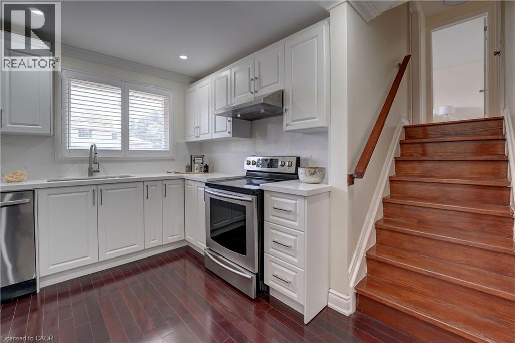 207 CHRISTOPHER Drive - 22