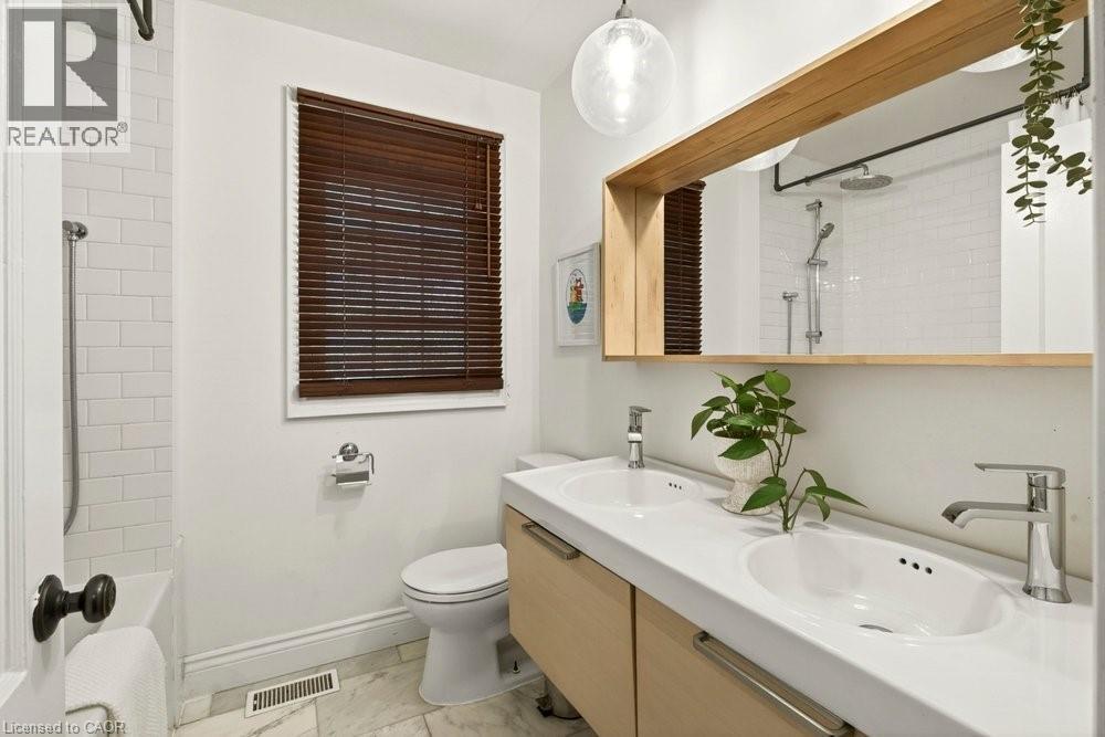 969 SANFORD Drive, Burlington, Ontario, L7T3G7 — Photo 13