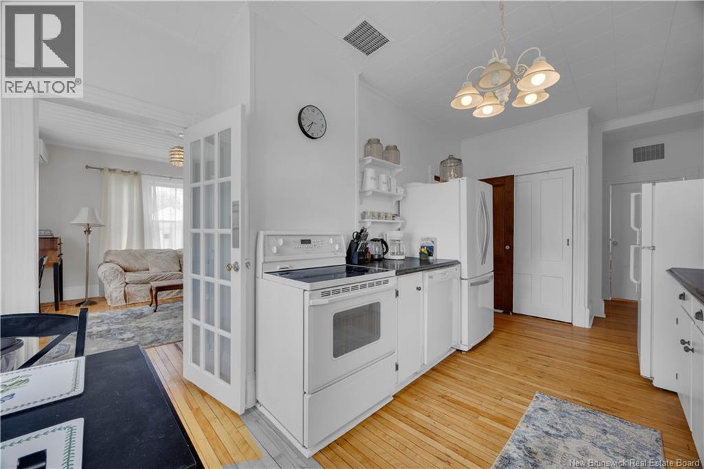 364 Montague - Image 11