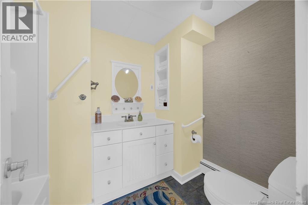 364 Montague - Image 23