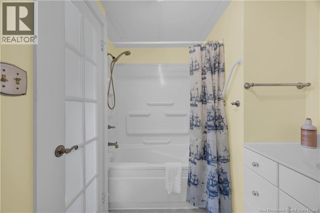 364 Montague - Image 24