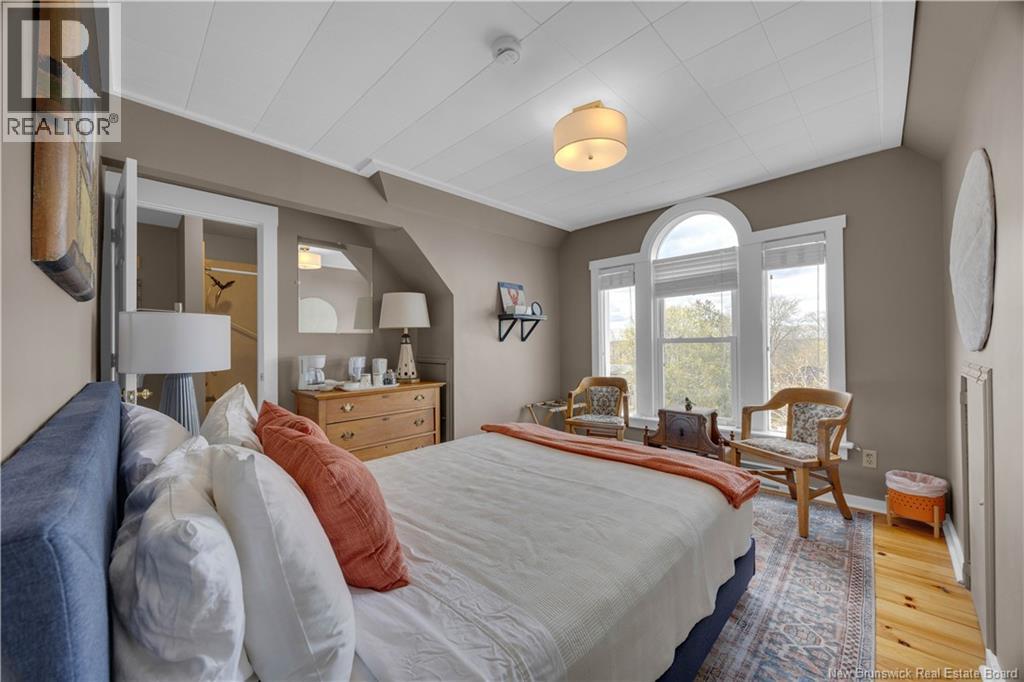 364 Montague - Image 33