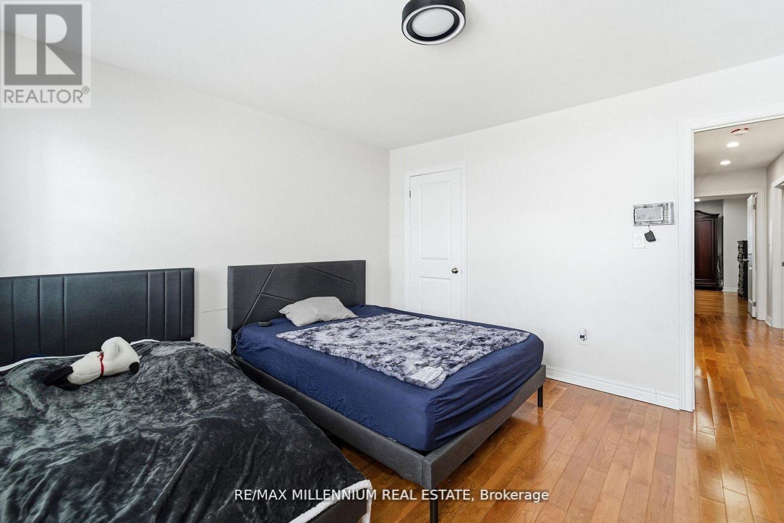 12 GAUDI ROAD - 22