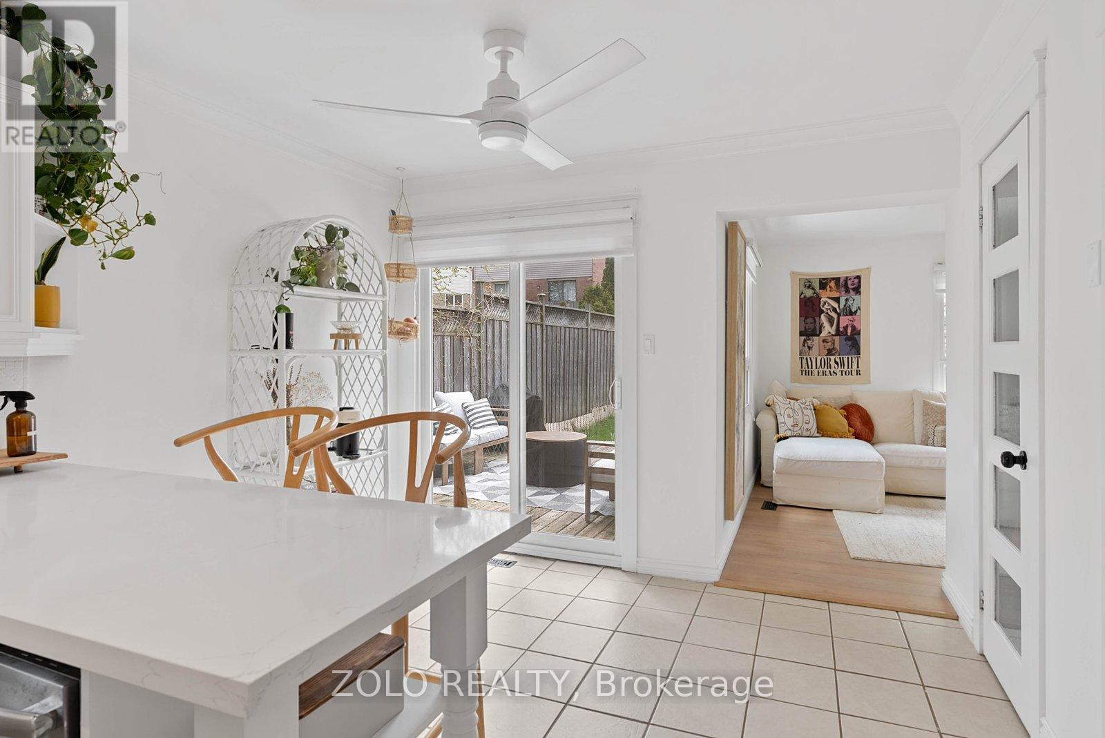 10 COLES AVENUE - 17