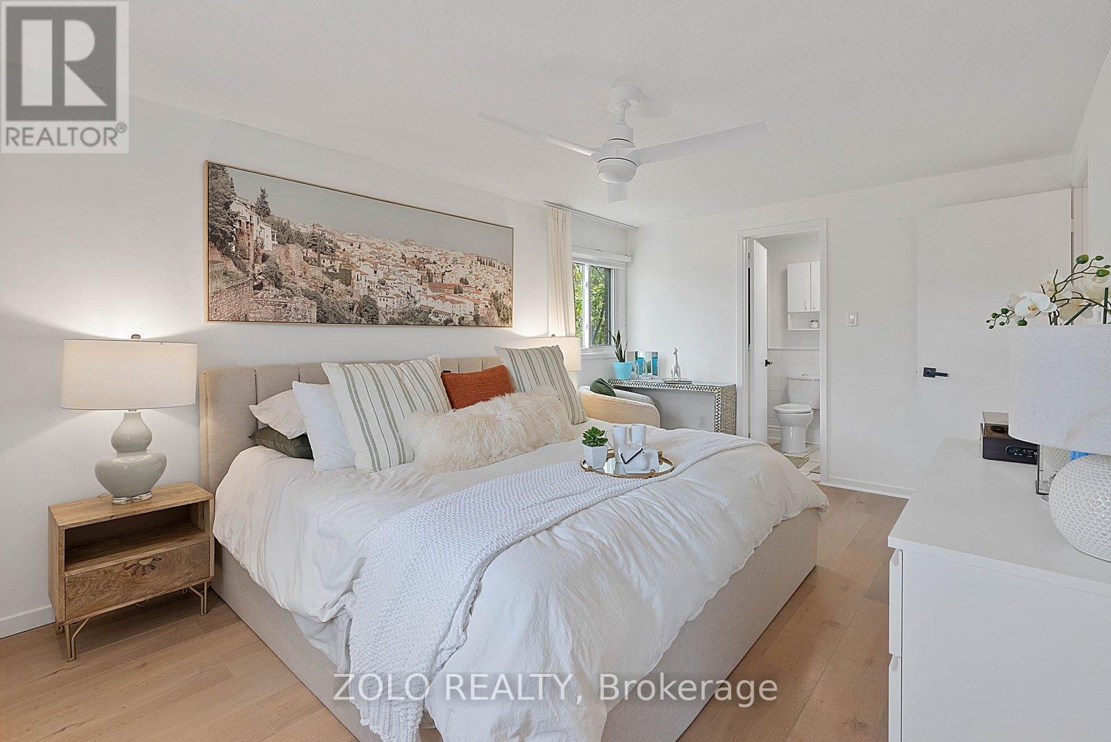 10 COLES AVENUE - 36