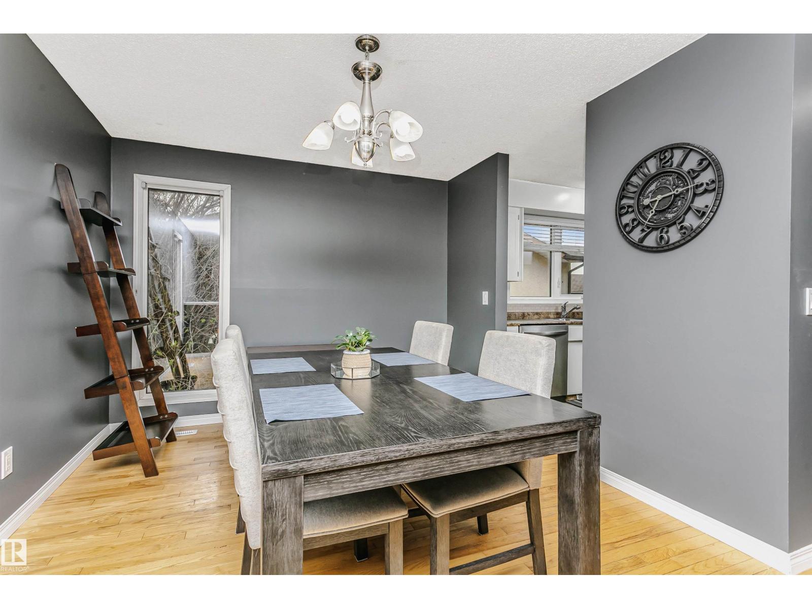 4708 45 ST - 10