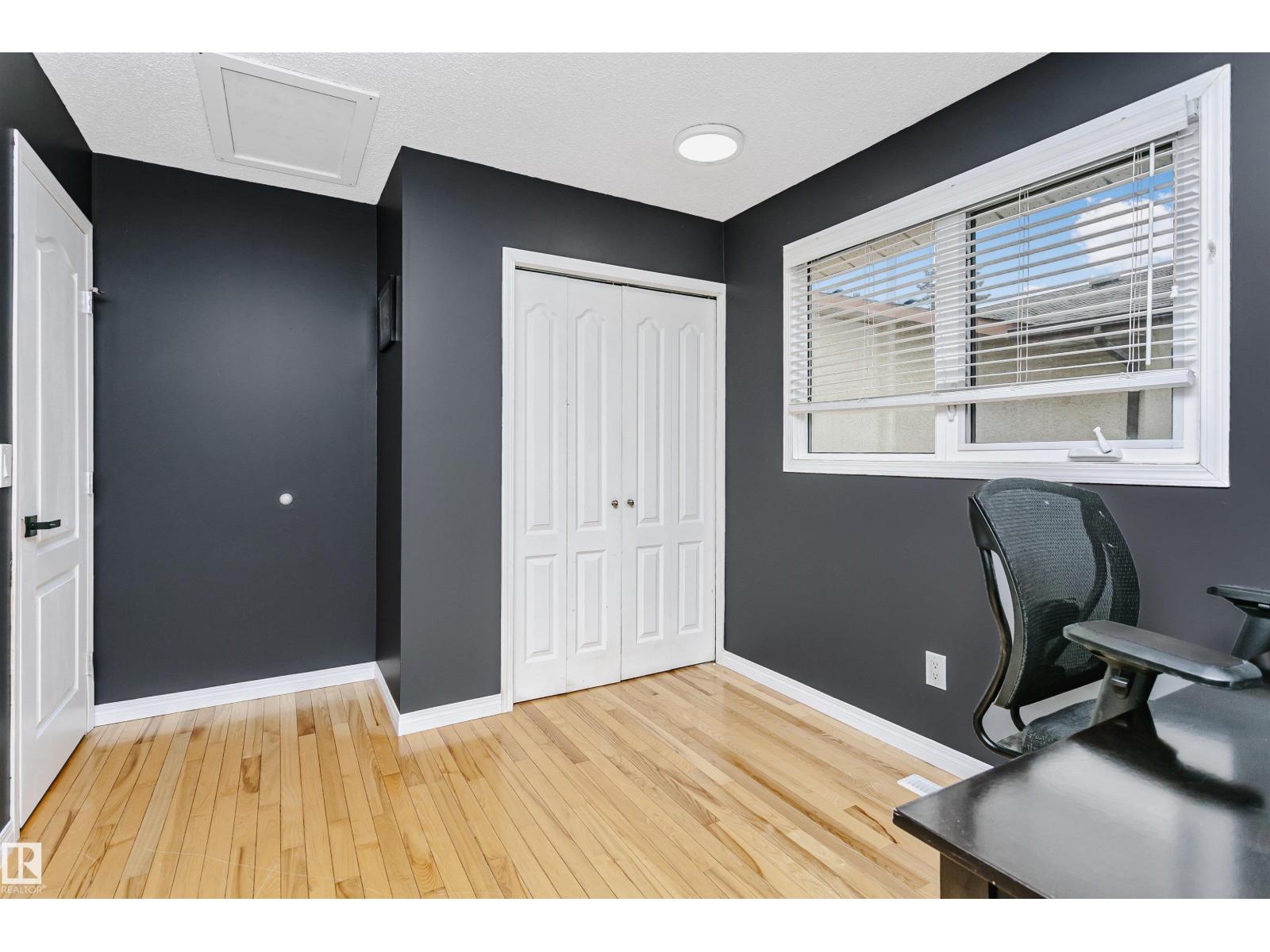 4708 45 ST - 21