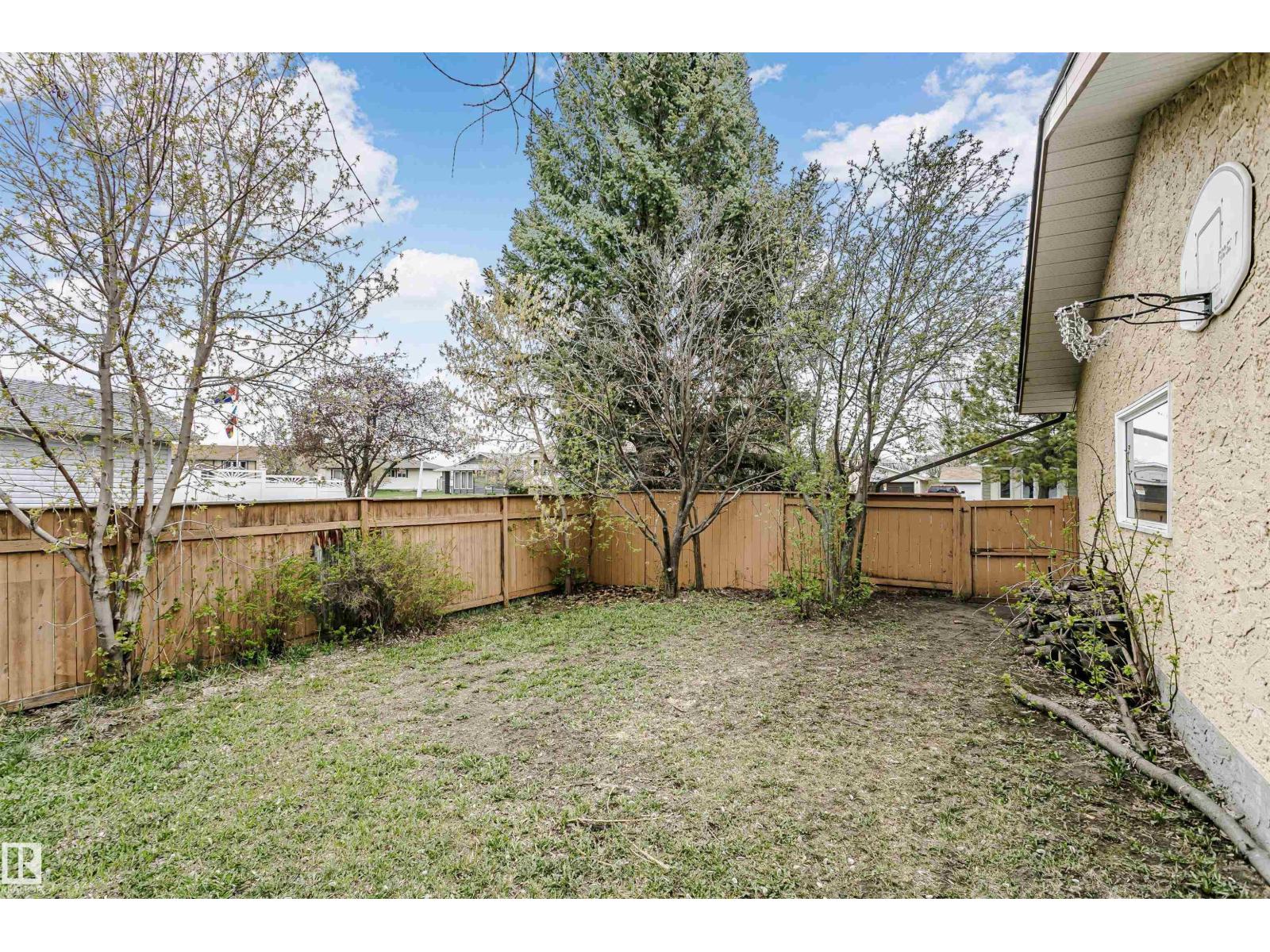 4708 45 ST - 35