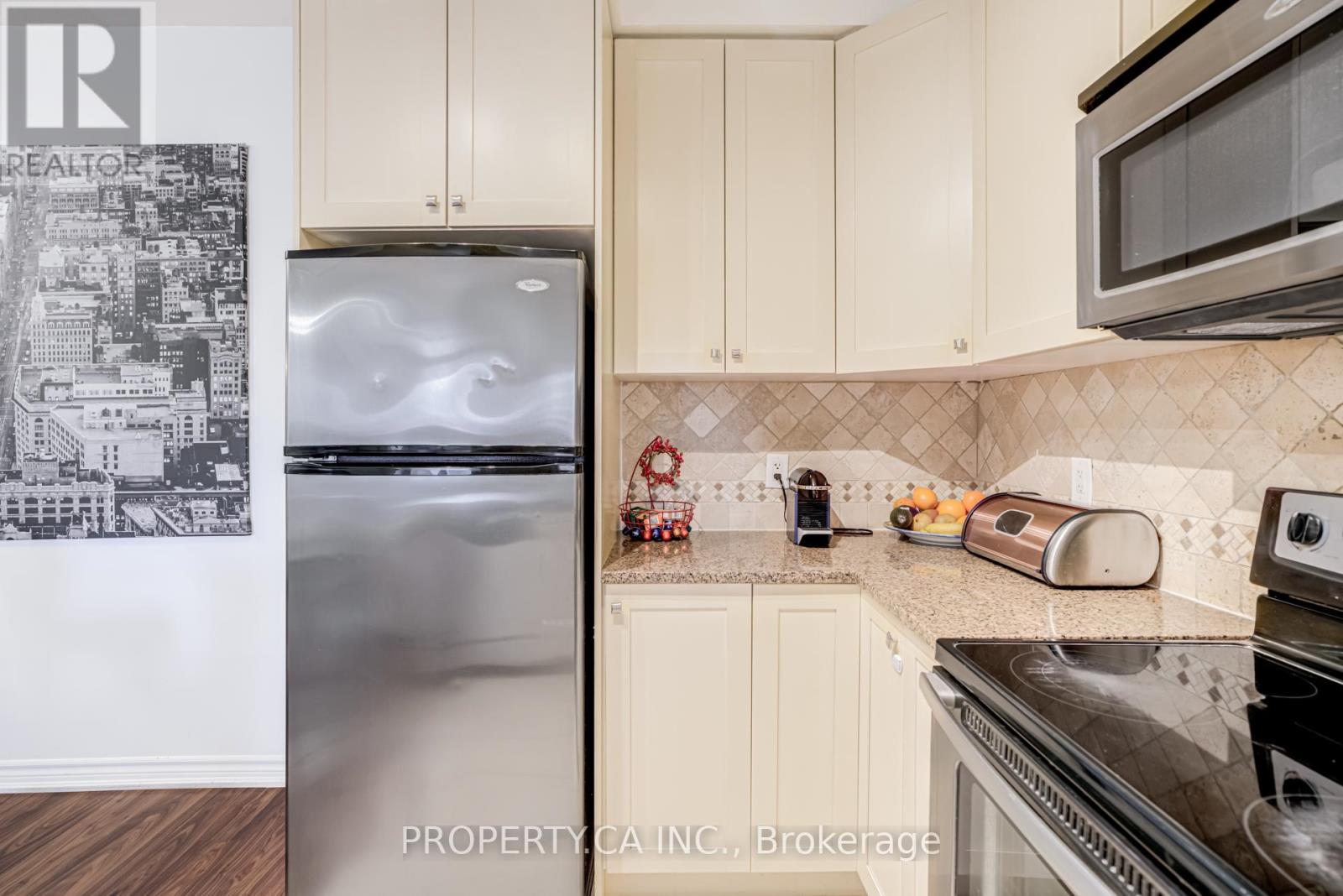 #305 9235 JANE STREET - 19